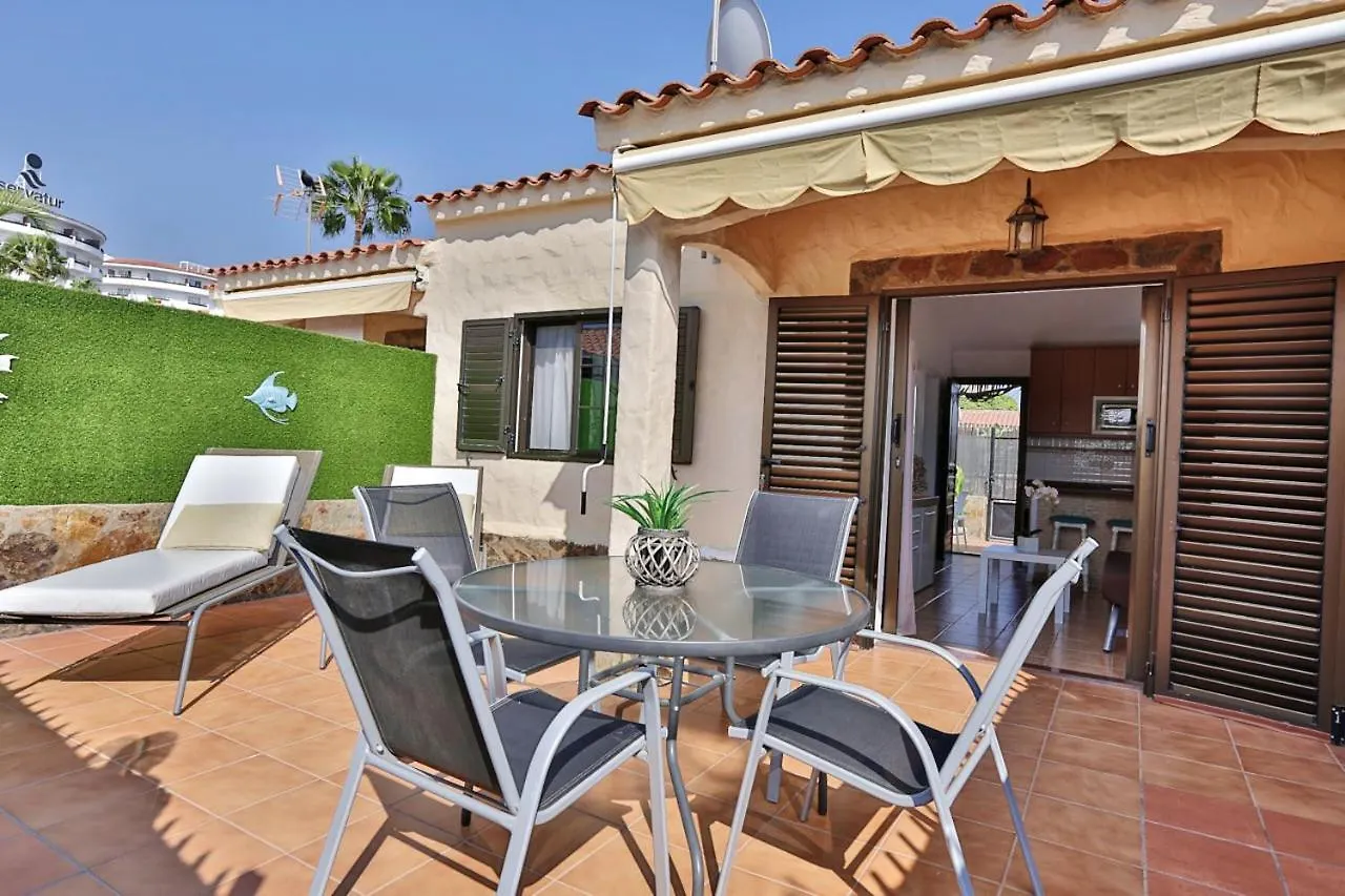 Holiday home Playa del Inglés Bungalow: Shared Pool & Beach Proximity