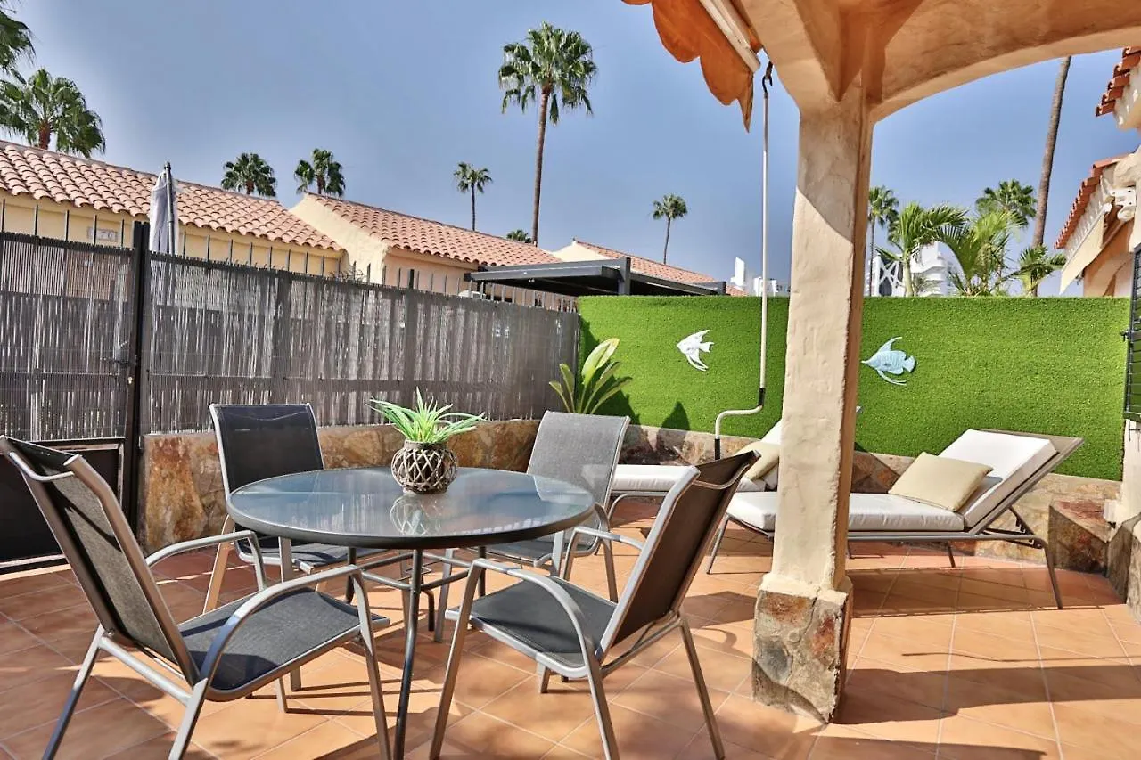 Holiday home Playa del Inglés Bungalow: Shared Pool & Beach Proximity