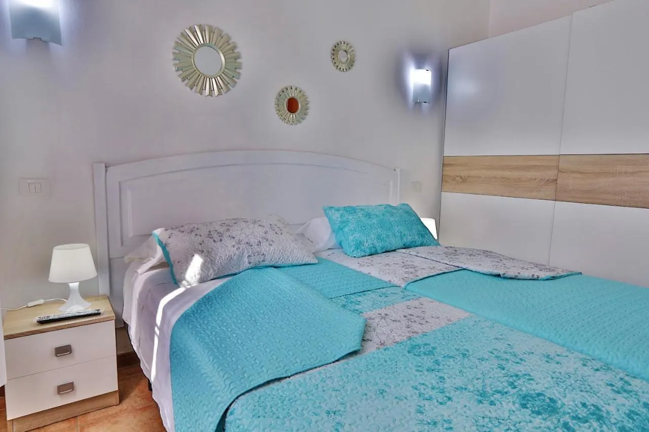 Playa del Inglés Bungalow: Shared Pool & Beach Proximity 0*, Playa del Ingles (Gran Canaria) Spain
