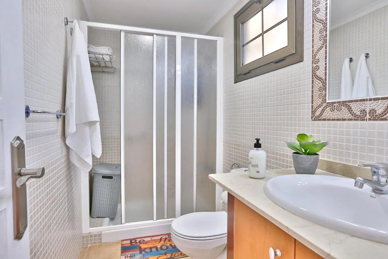 Playa del Inglés Bungalow: Shared Pool & Beach Proximity 0*, Playa del Ingles (Gran Canaria) Spain
