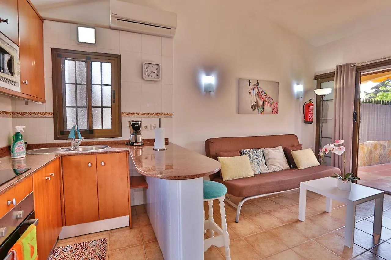 Playa del Inglés Bungalow: Shared Pool & Beach Proximity 0*, Playa del Ingles (Gran Canaria)