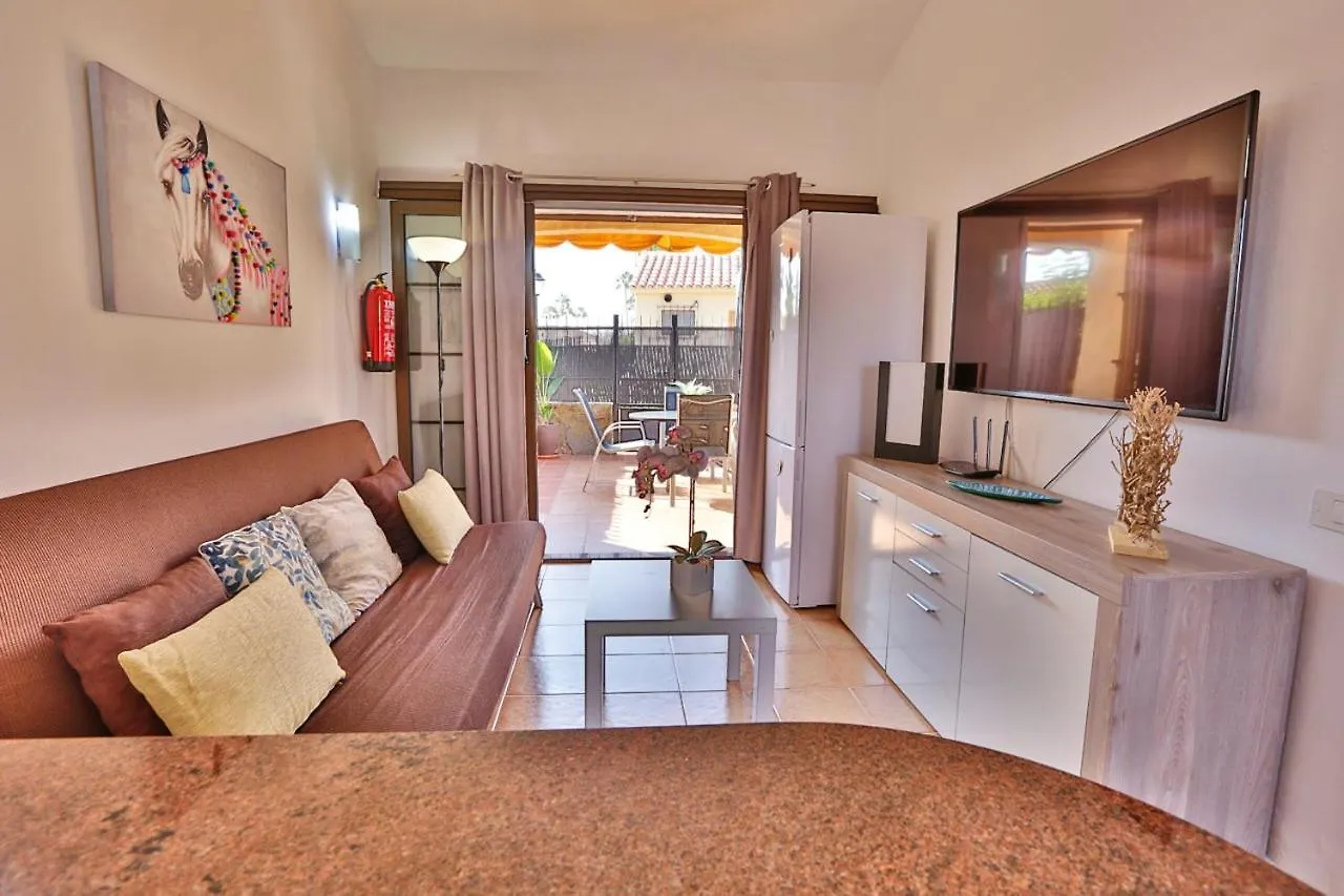 Playa del Inglés Bungalow: Shared Pool & Beach Proximity Holiday home